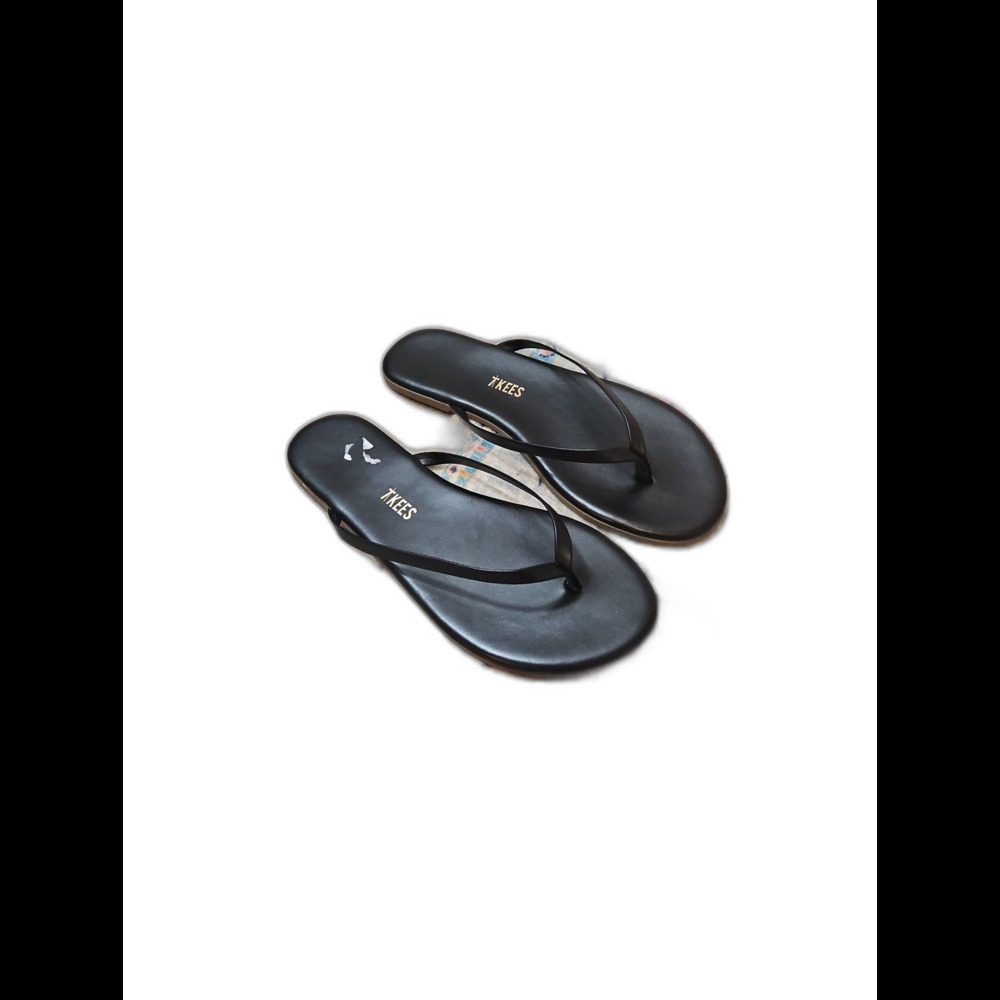 TKEES Solids Collection Matte Leather Flip Flops in Black size 7